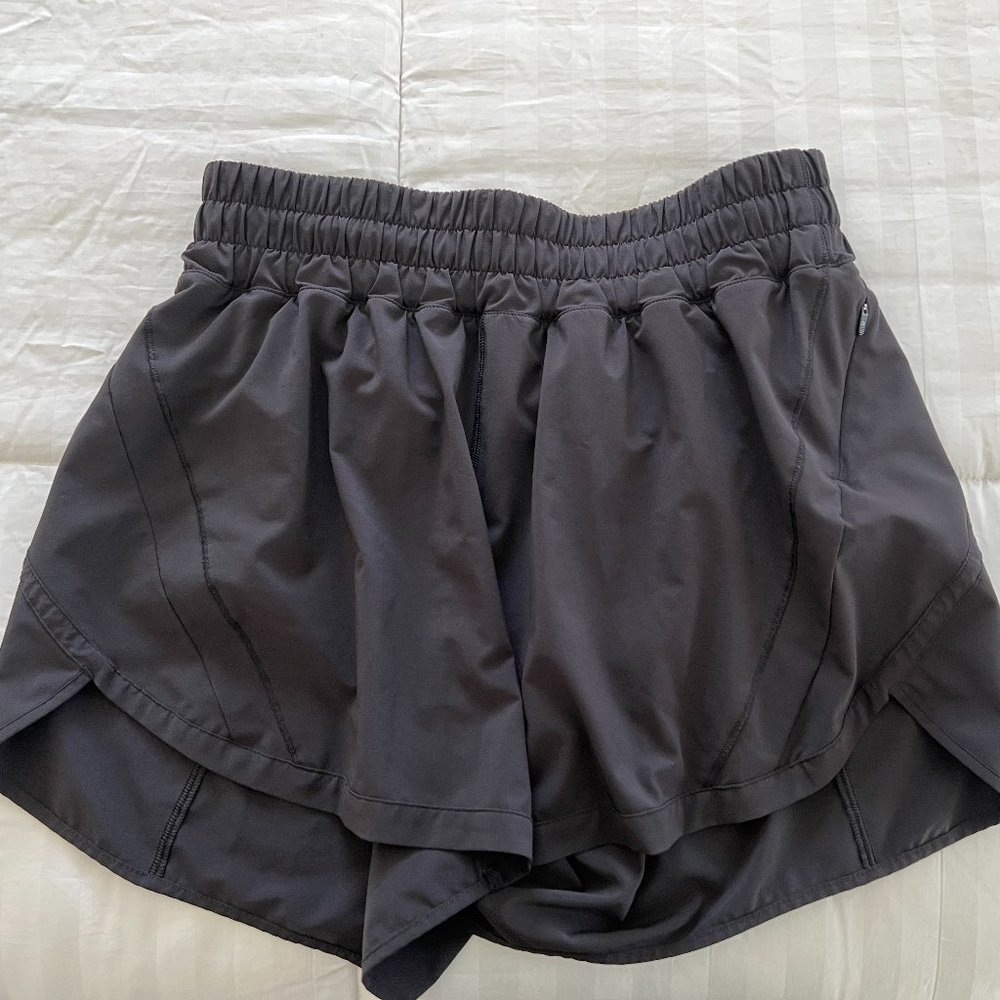 Lululemon Track That Mid Rise Lined Short 5"
